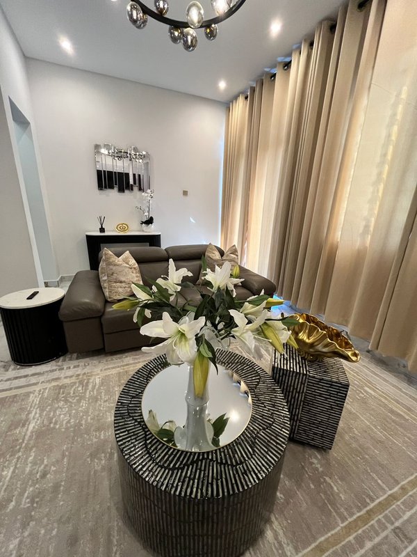 SALAMA PARK|EXQUISITE FULLY FURNISHED TWO (2) BED APARTMENT|RENT|K2,500 PER DAY