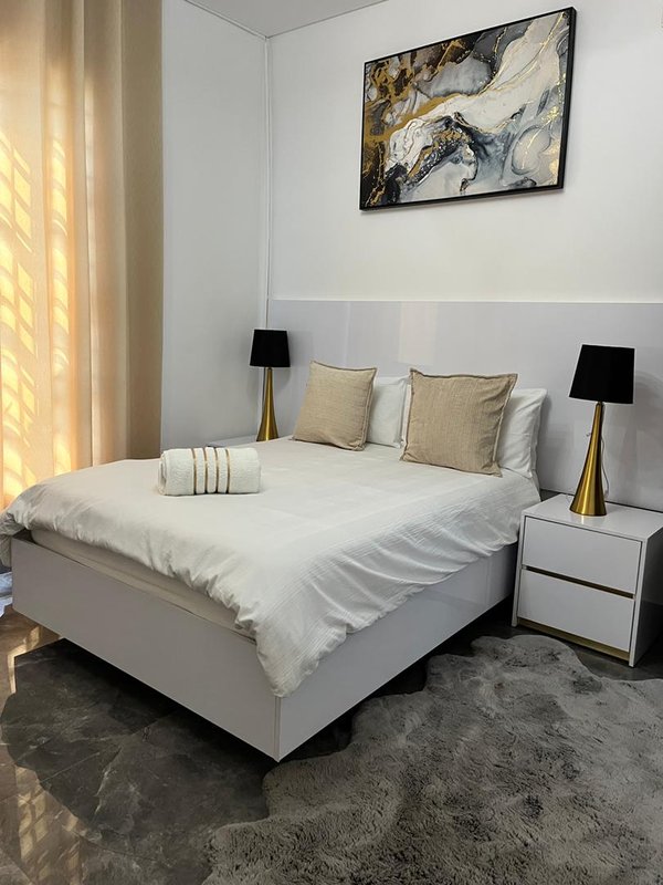 SALAMA PARK|EXQUISITE FULLY FURNISHED TWO (2) BED APARTMENT|RENT|K2,500 PER DAY