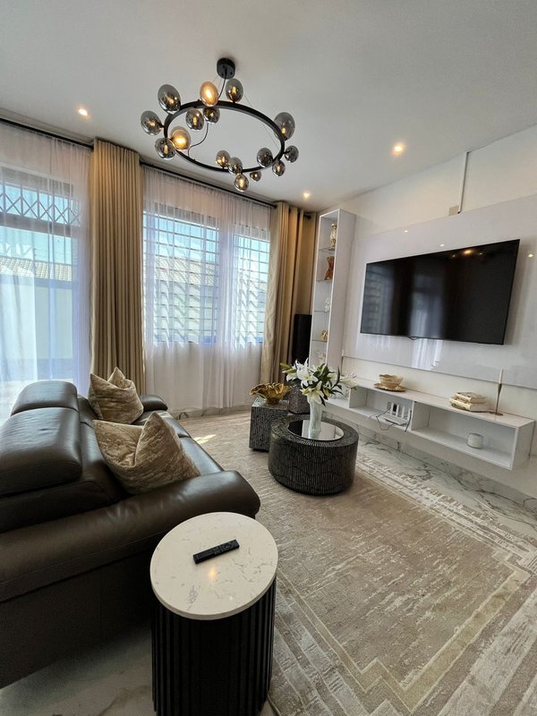 SALAMA PARK|EXQUISITE FULLY FURNISHED TWO (2) BED APARTMENT|RENT|K2,500 PER DAY
